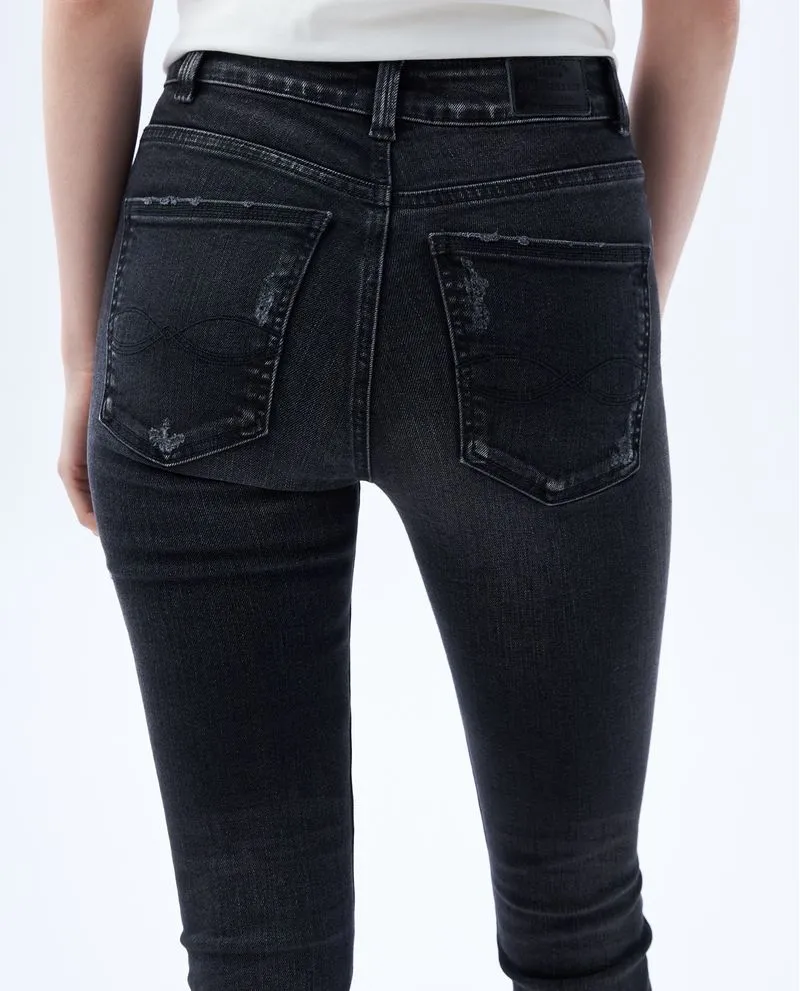 Jean Jegging fit tono oscuro para mujer