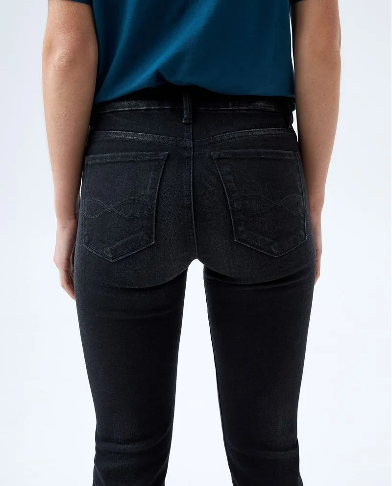 Jean Jegging ultra oscuro para mujer