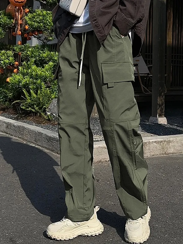 Pantalones cargo con cordón y múltiples bolsillos para hombre