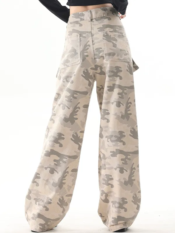 Pantalones cargo con estampado de camuflaje