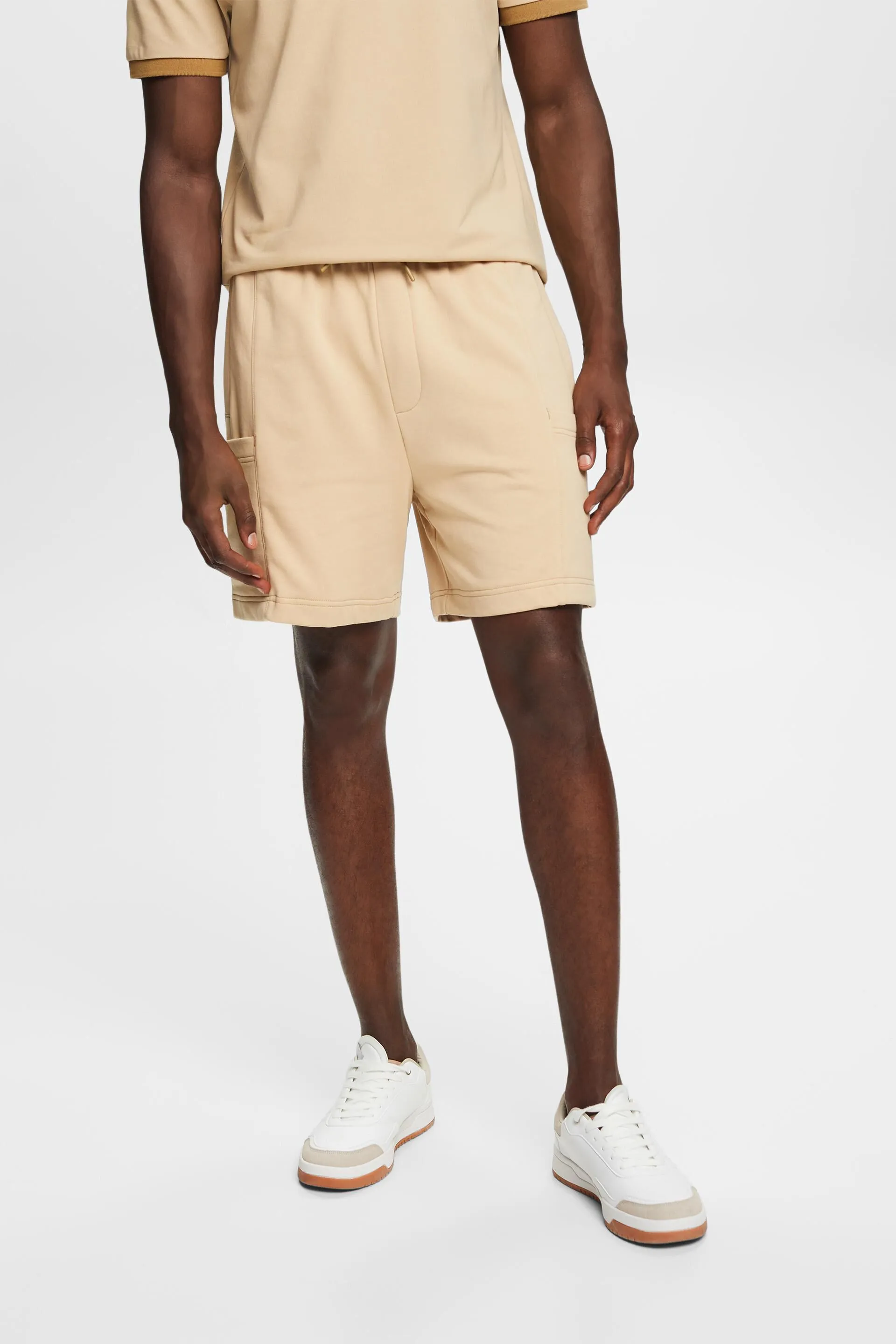 Shorts estilo deportivo