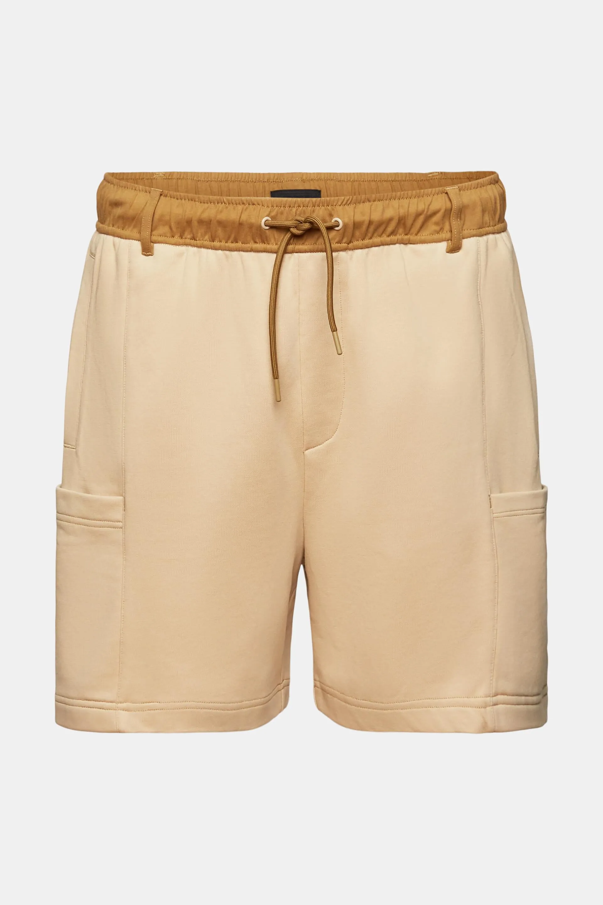 Shorts estilo deportivo