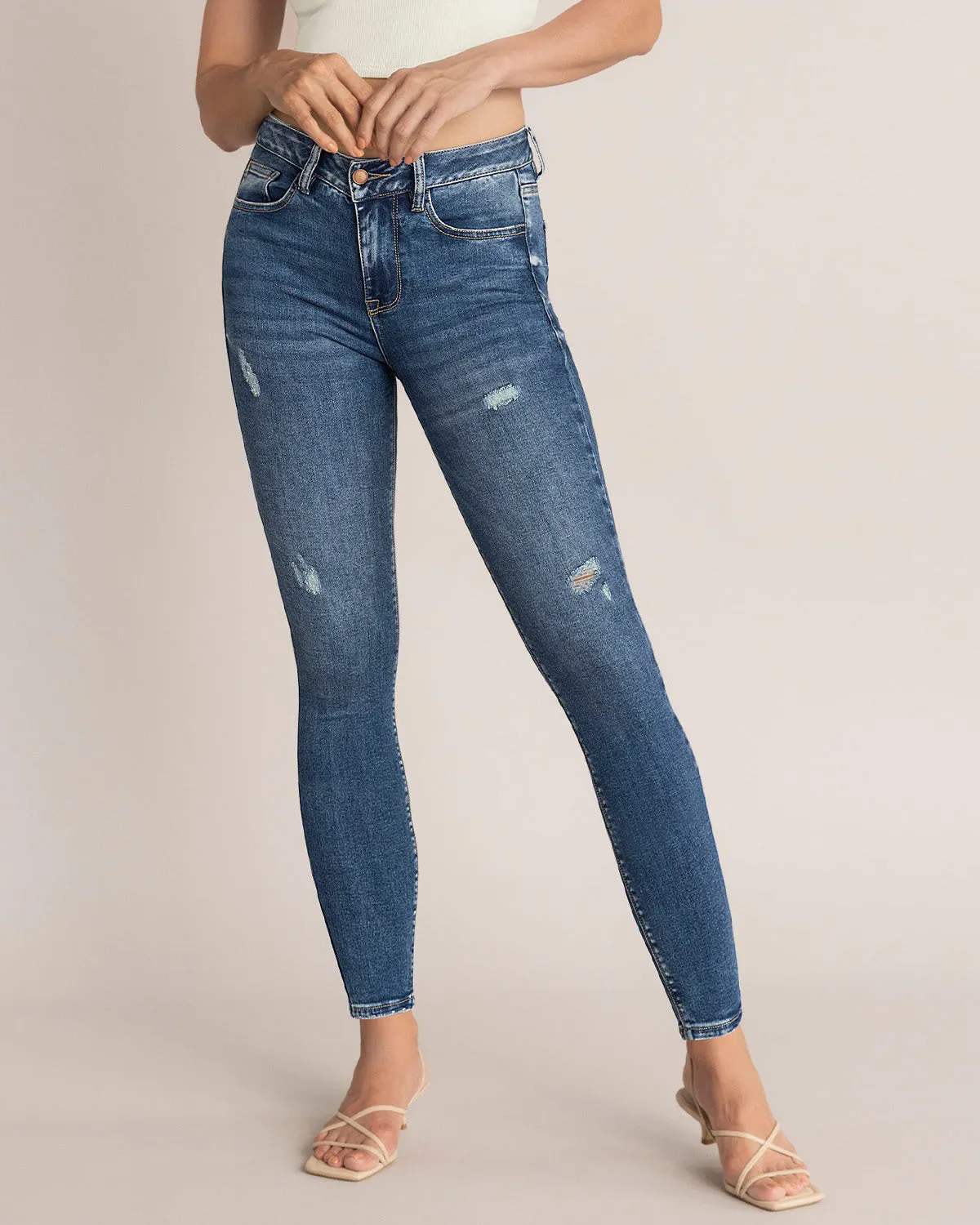 Skinny jean con bolsillos funcionales