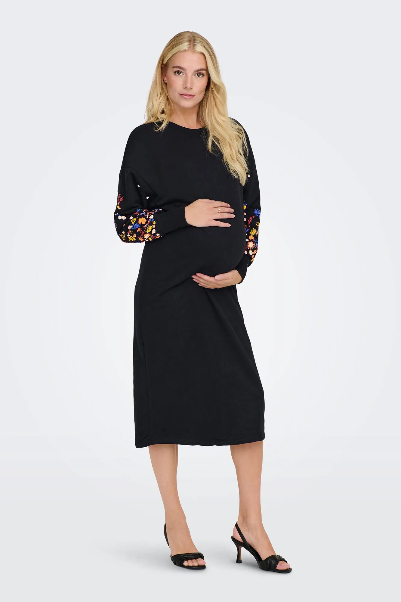 Vestido deportivo con bordados maternity