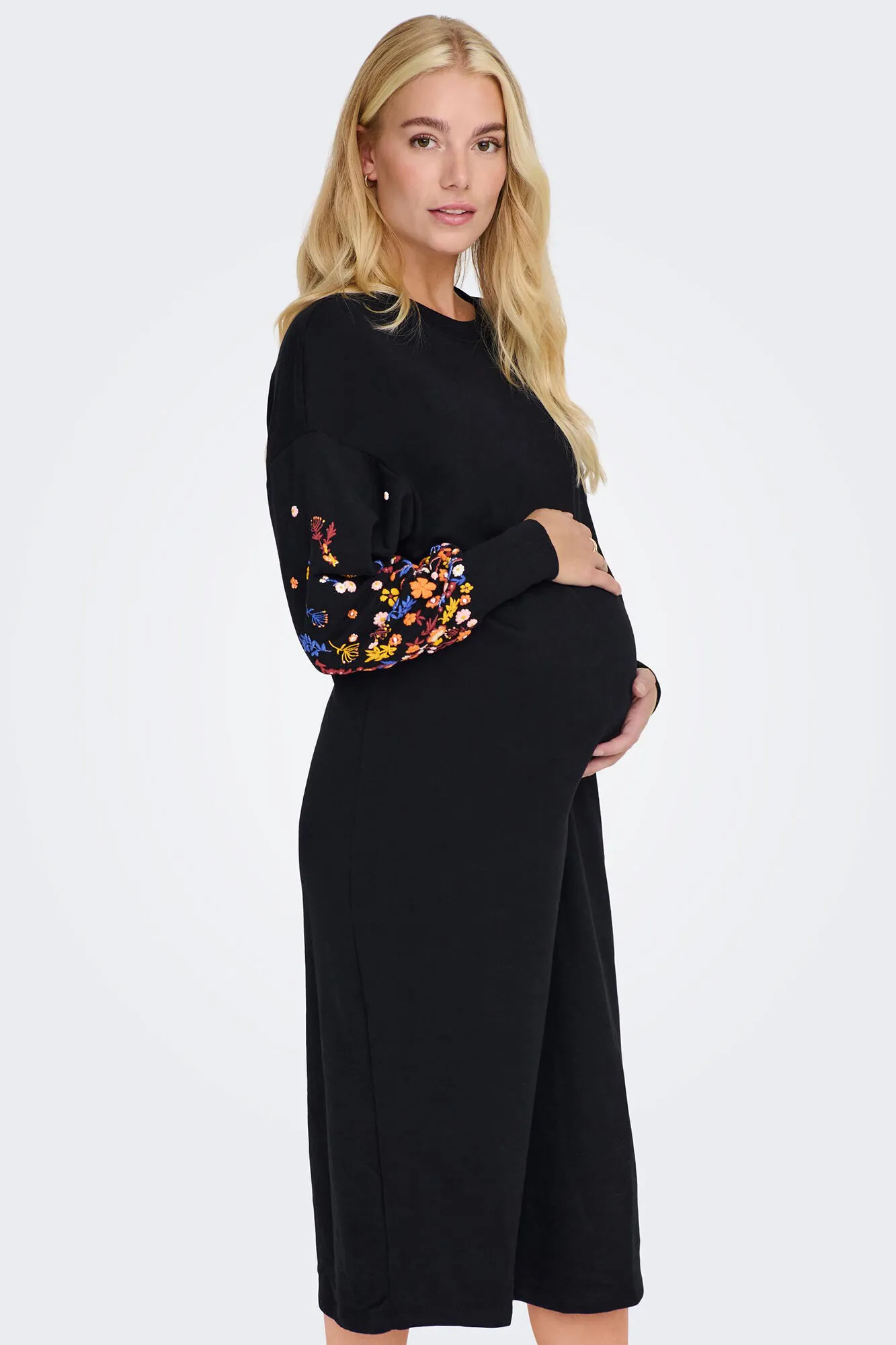 Vestido deportivo con bordados maternity